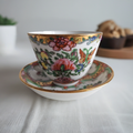 Chinesische kantonesische Tasse und Untertasse mit Blumenmotiven & Schmetterlingen – 1960er Jahre
