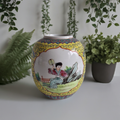 Chinesischer Ingwertopf im Kanton-Stil – Handbemalt, gelber Untergrund, ca. 1930-1940