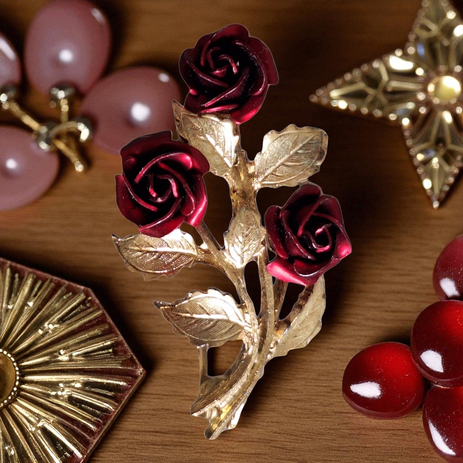 Goldfarbene Blumenbrosche — Modeschmuck aus den 80er Jahren