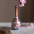 Imari Miniatur-Pfeifenvase – Eulenform, japanisches Porzellan, Meiji-Periode
