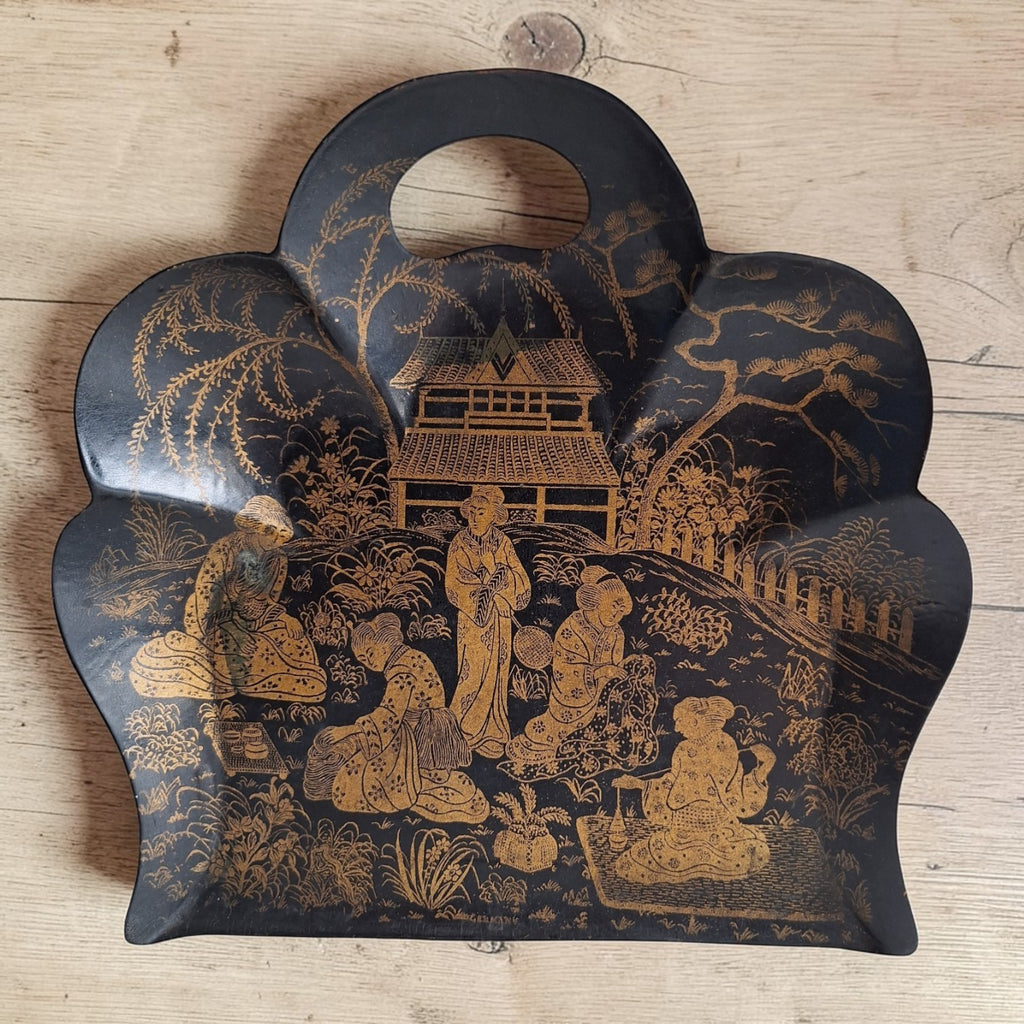 Lackiertes Papiermaché-Krümelschälchen mit japanischem Dekor – Napoleon III., Frankreich