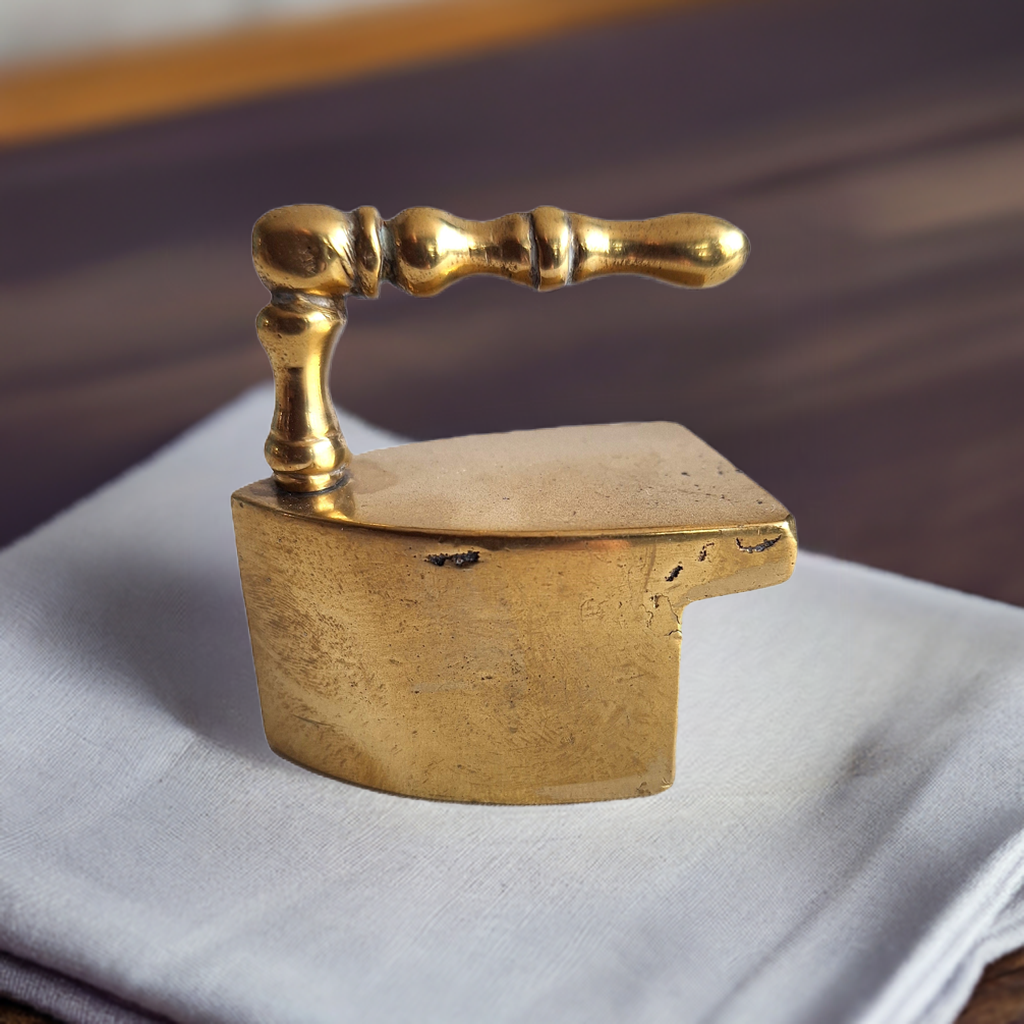 Miniatur Vintage Kupferbügeleisen massives Messing Kragenbügeleisen