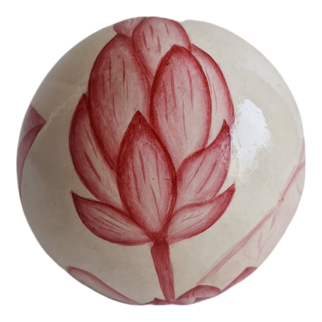 Eine runde Keramikkugel Ø 10 cm mit Blumenmotiv