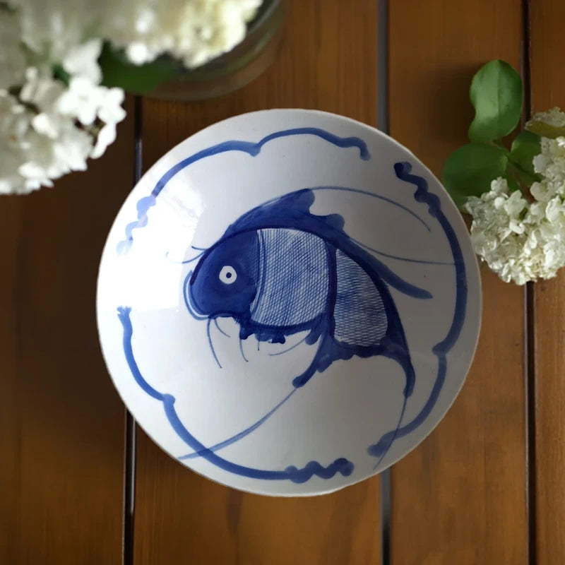 Koi-Karpfen-Schale | Blau-weißes Porzellan Ø 20,5 cm | Frühes 20. Jahrhundert
