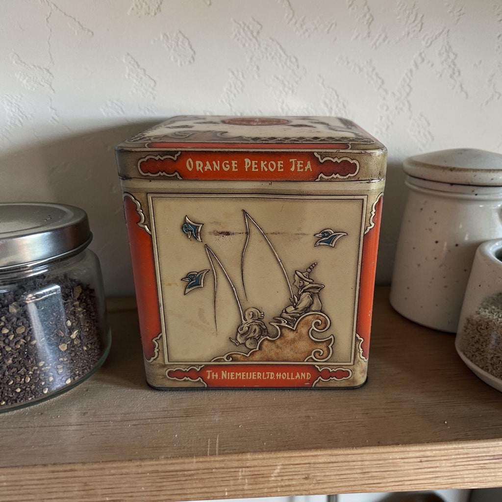 Vintage tin from Th. Niemeijer LTD from the Netherlands, 1920-1940