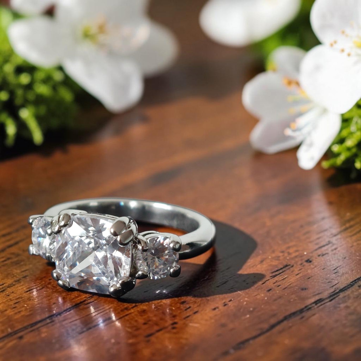 Vintage zilverkleurige trilogie-ring in verzilverd koper met 3 strass-steentjes, binnenmaat 17,5 mm
