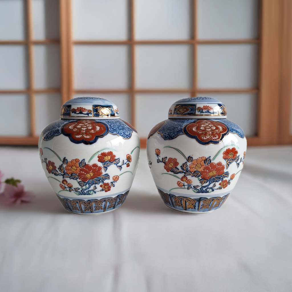 Set aus zwei Gold Imari Ingwertöpfen – Japanisches Porzellan, 15 cm