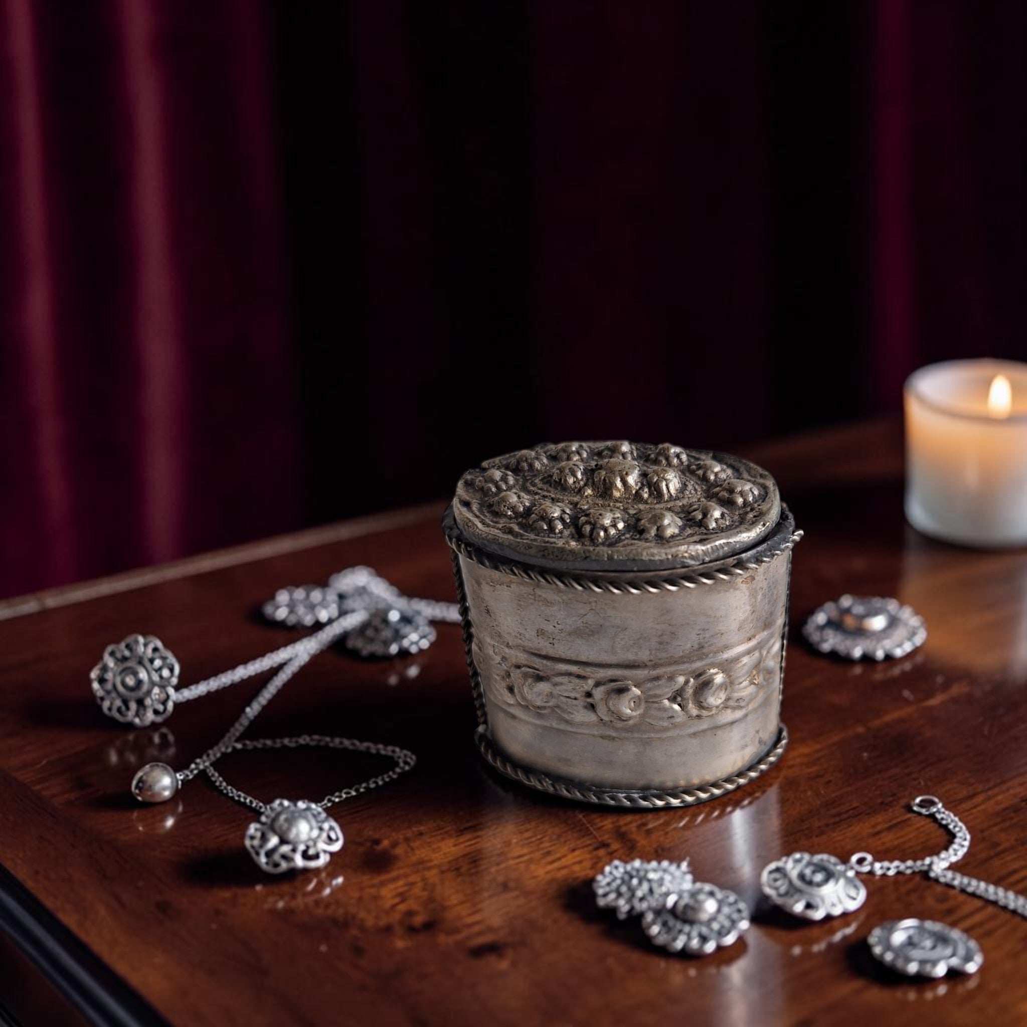 Silver-Plated Pill Box with Embossed Floral Motif – Repoussé Decoration, Antique Patina