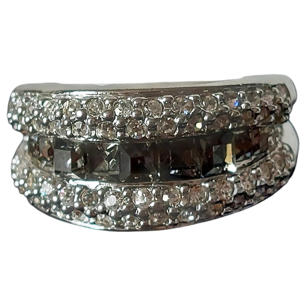 Vintage damesring - M&S zilverkleurig met 5 rijen strass