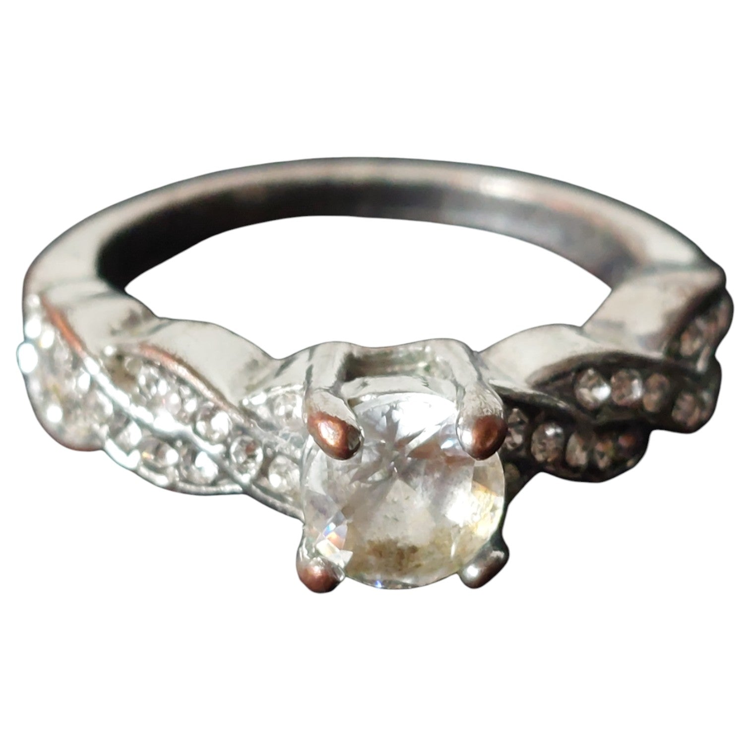 Vintage damesring - verzilverd gedraaide band met strass solitaire