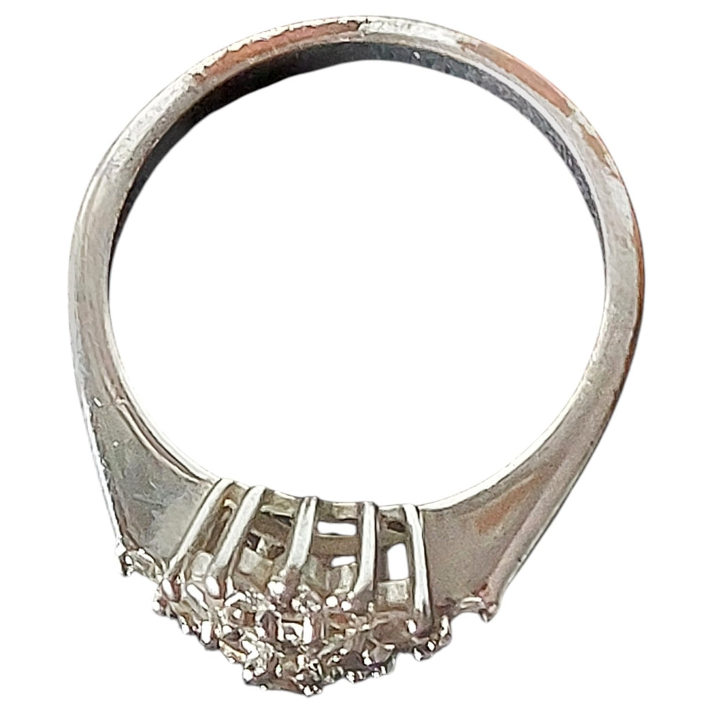Vintage damesring - zilverkleurig rozet met strass in bloemmotief