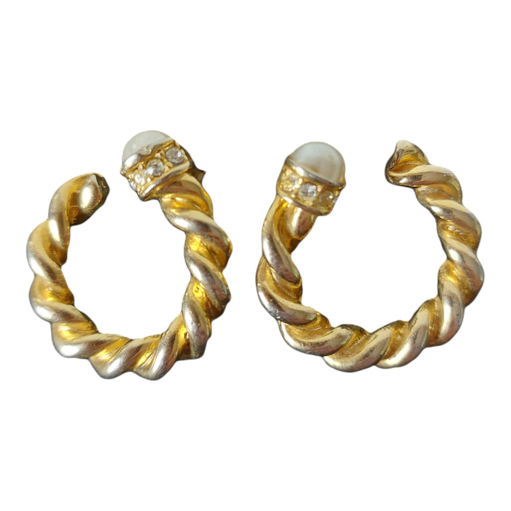 Goldfarbene Ohrstecker mit Perle und Strass