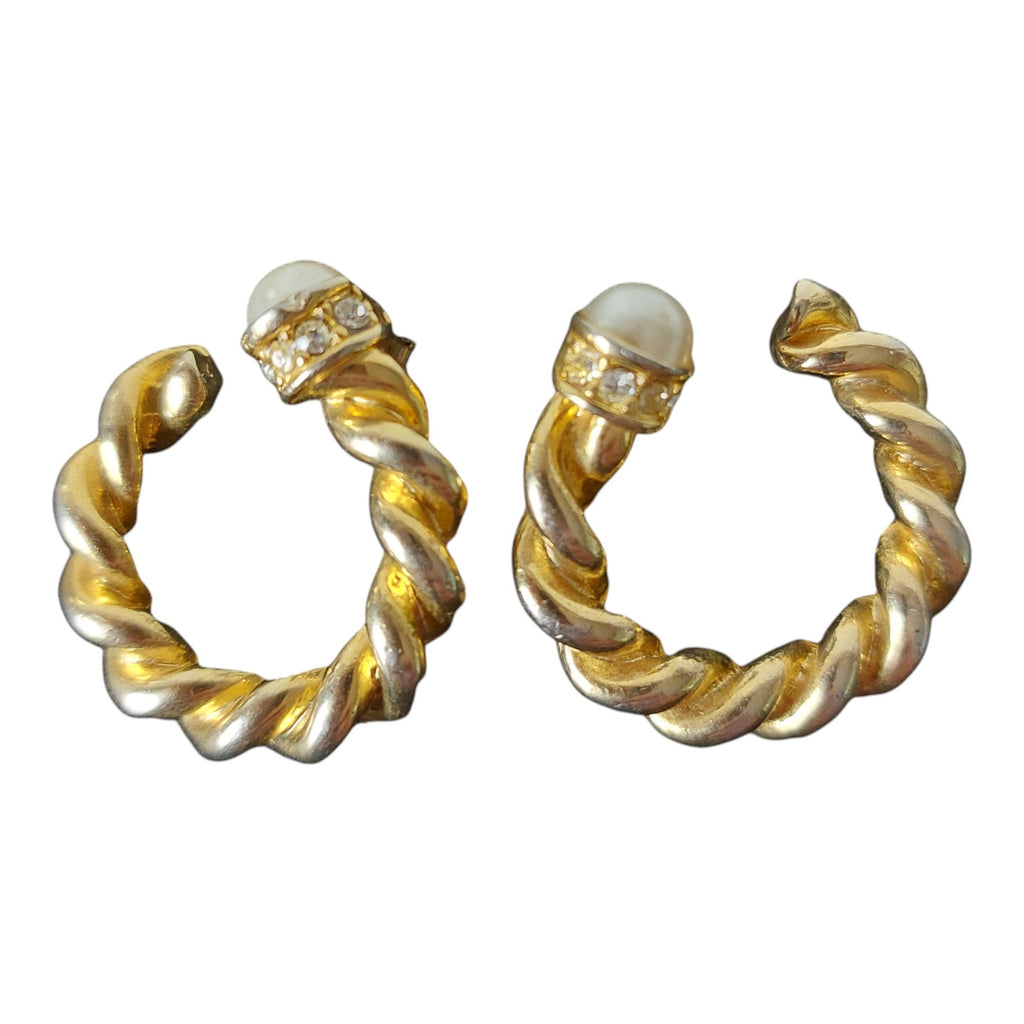 Goldfarbene Ohrstecker mit Perle und Strass