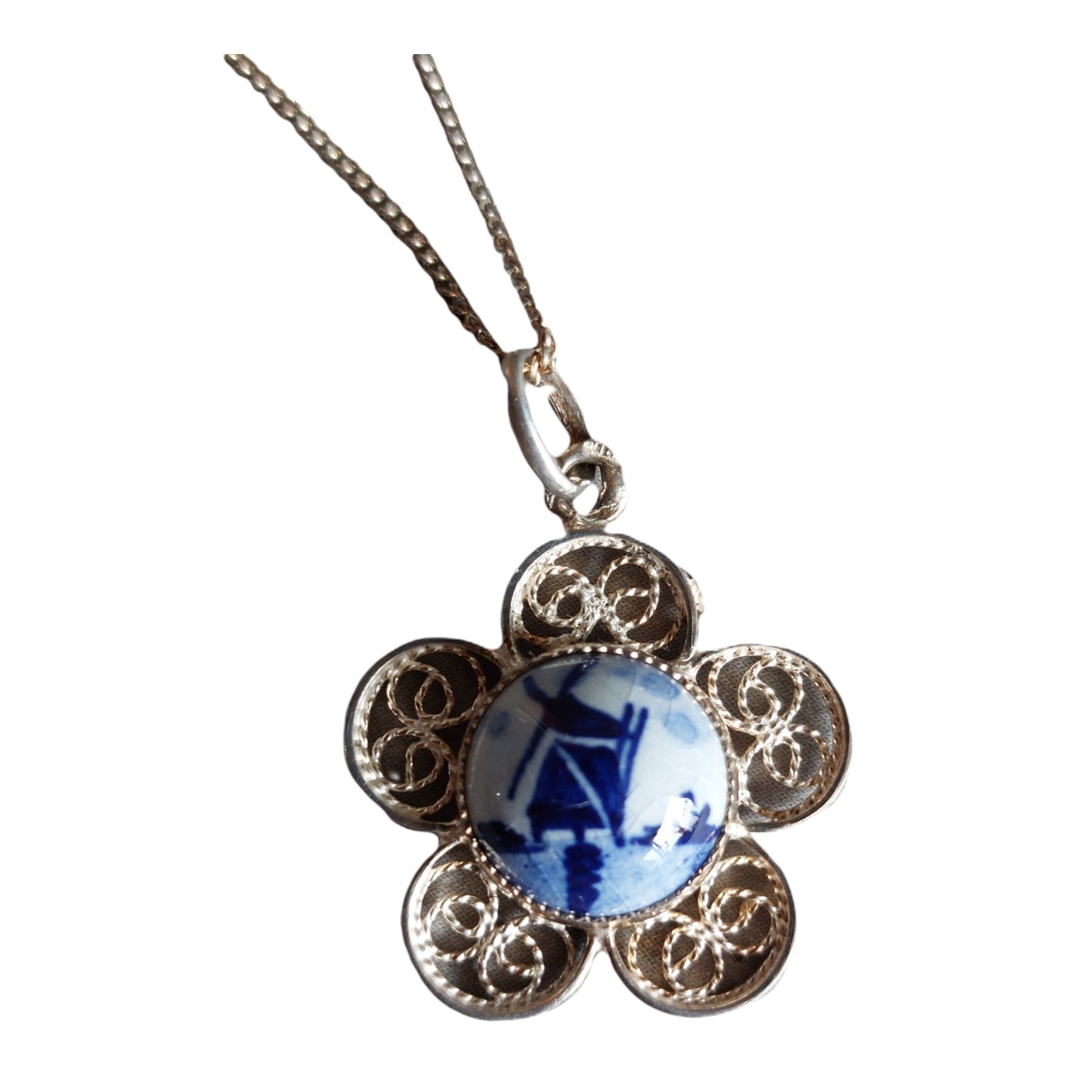 Silver Delft blue filigree pendant and chain