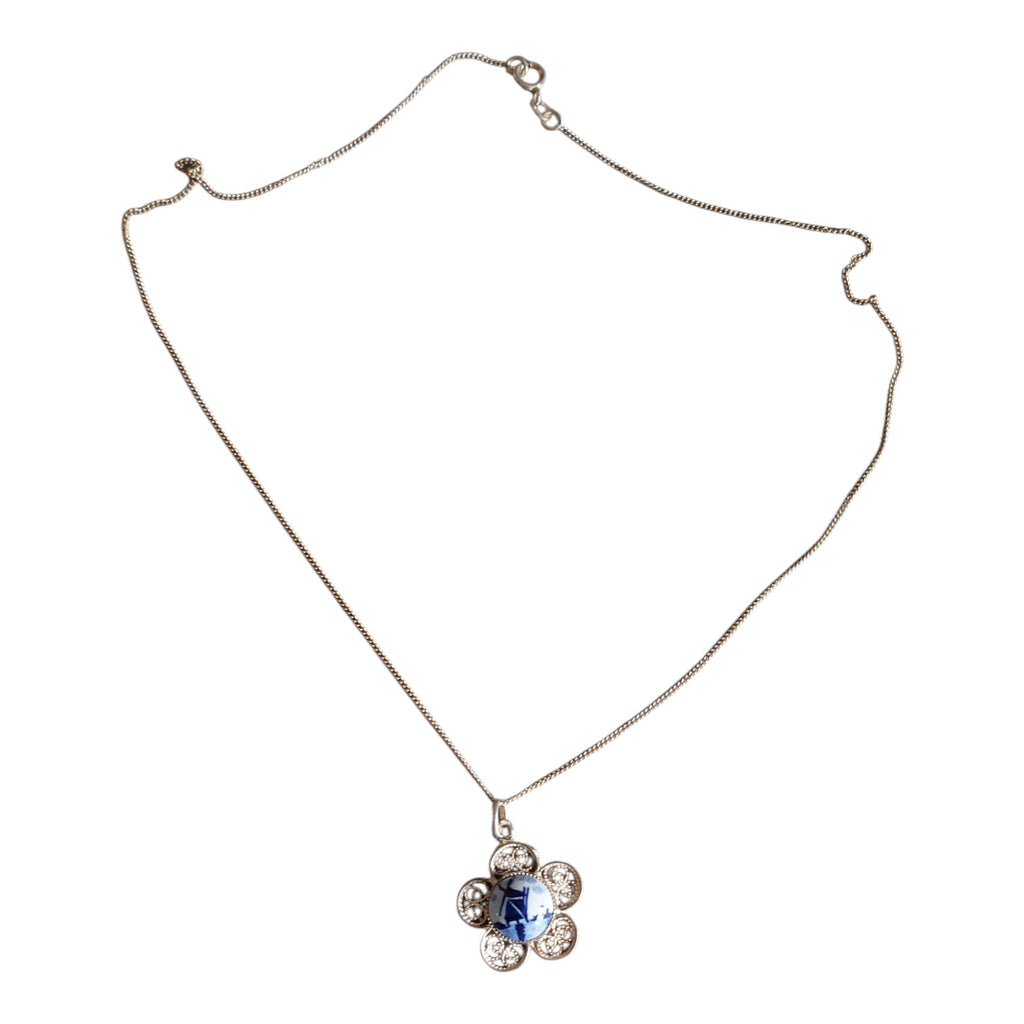 Silver Delft blue filigree pendant and chain