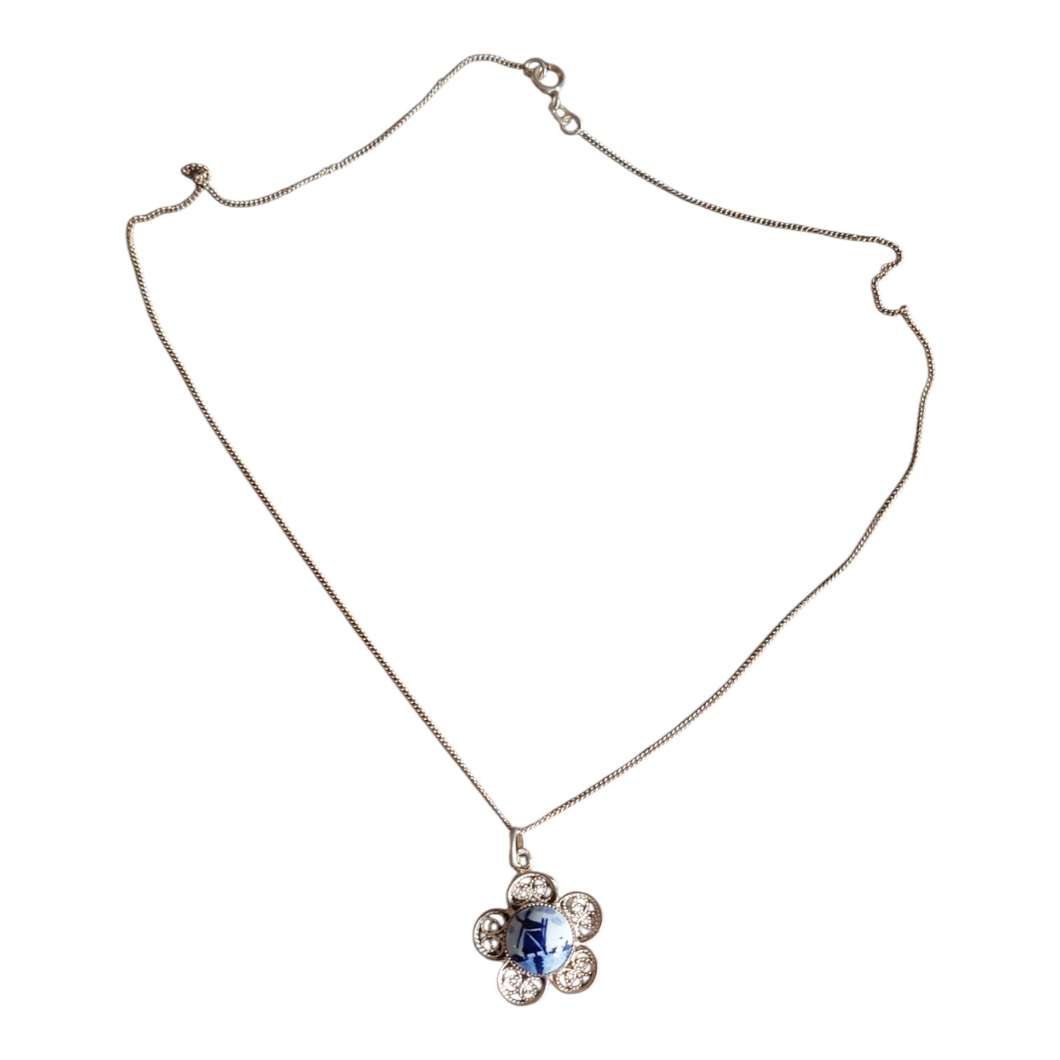 Silver Delft blue filigree pendant and chain