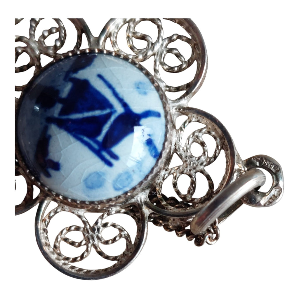Silver Delft blue filigree pendant and chain