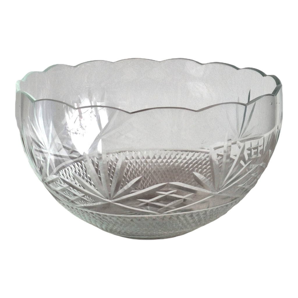 Lead Crystal Bowl Ø 22.5 cm | 1960s | Clear Cut Crystal