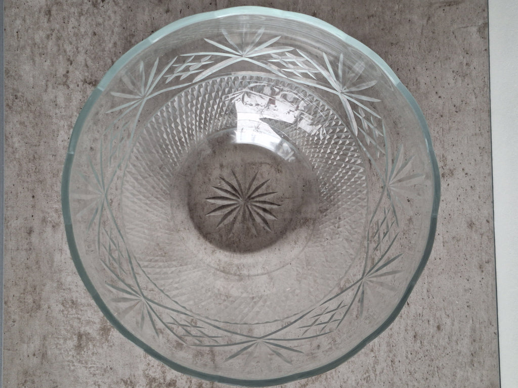 Lead Crystal Bowl Ø 22.5 cm | 1960s | Clear Cut Crystal