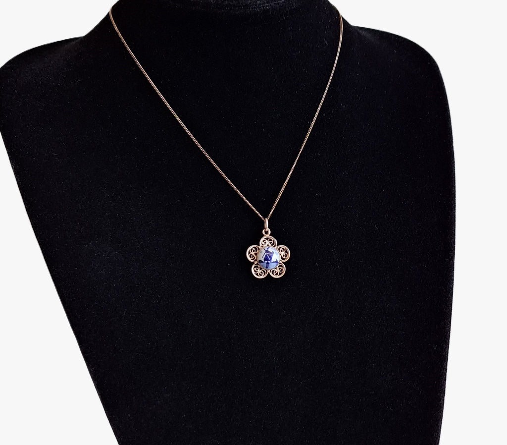 Silver Delft blue filigree pendant and chain