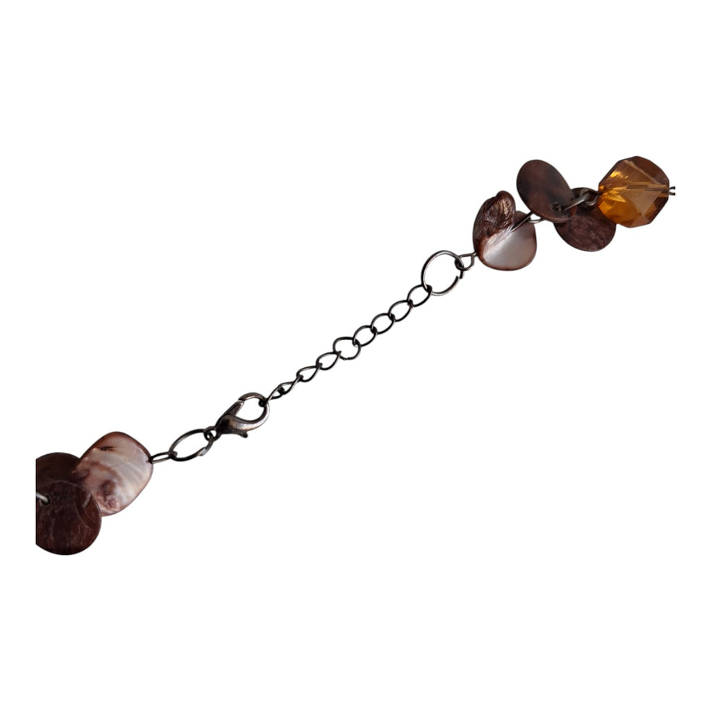 Necklace with stones and discs