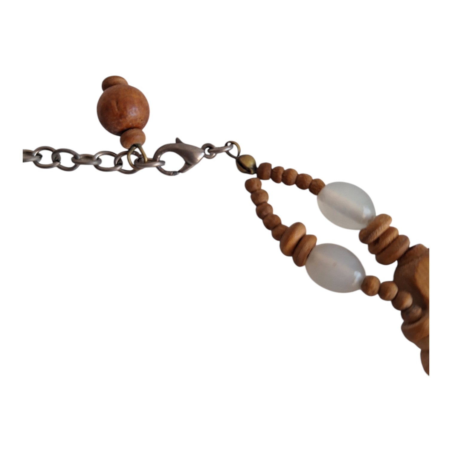 Necklace with wooden beads and discs
