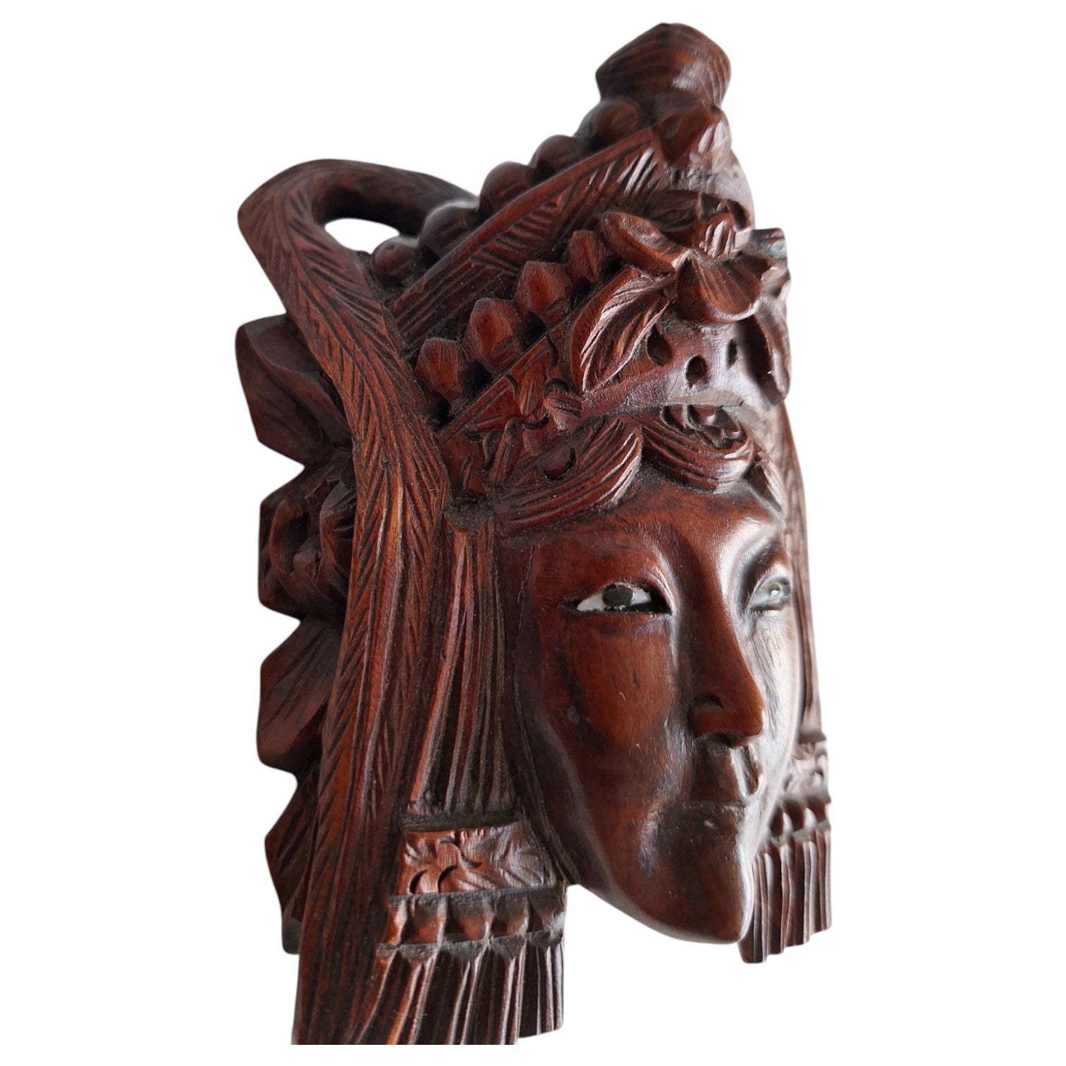 Handgeschnitzte Holzmaske Frau mit Glasaugen – Nepal, 1950er–1960er Jahre