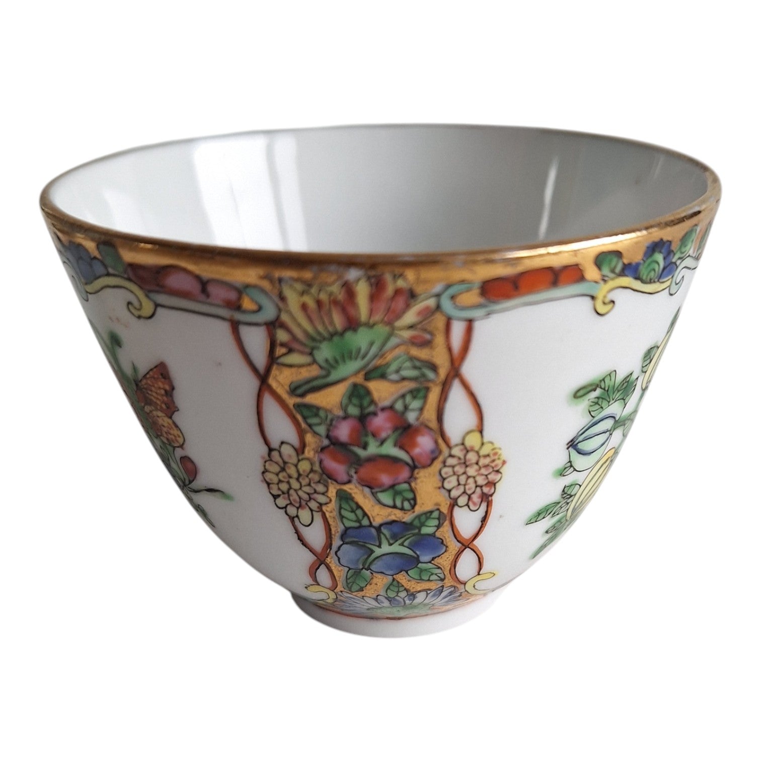 Chinesische kantonesische Tasse und Untertasse mit Blumenmotiven & Schmetterlingen – 1960er Jahre