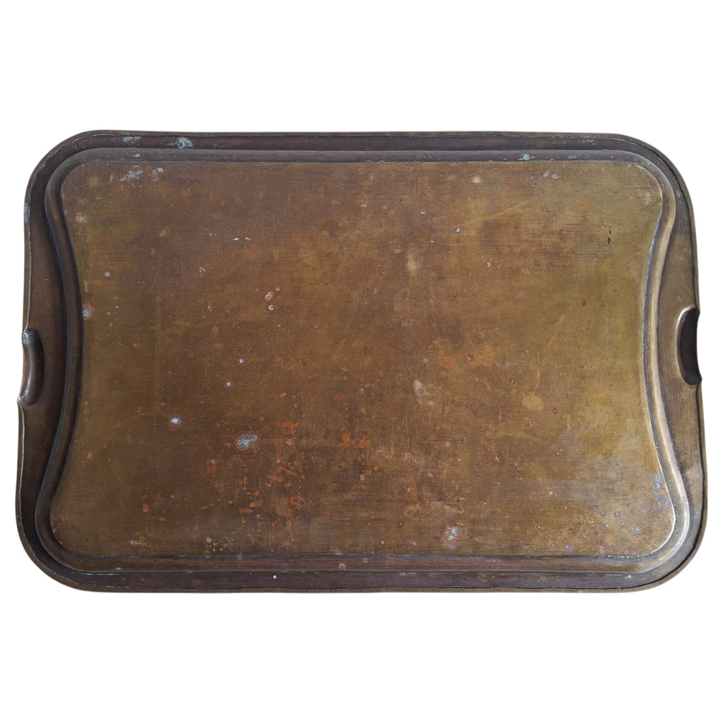 Verziertes Messingtablett mit floralem Motiv – Indien