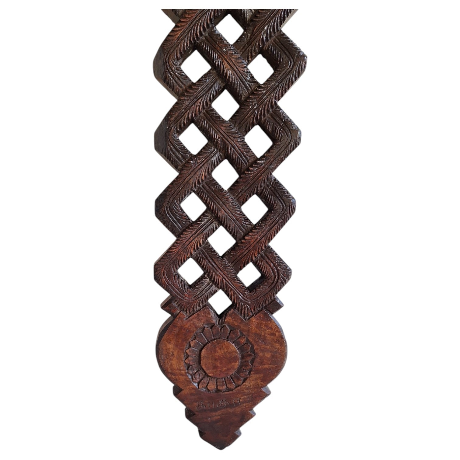 Handgeschnitzter Holzlöffelhalter mit Text – Wanddekoration, Indien, ca. 1900–1940