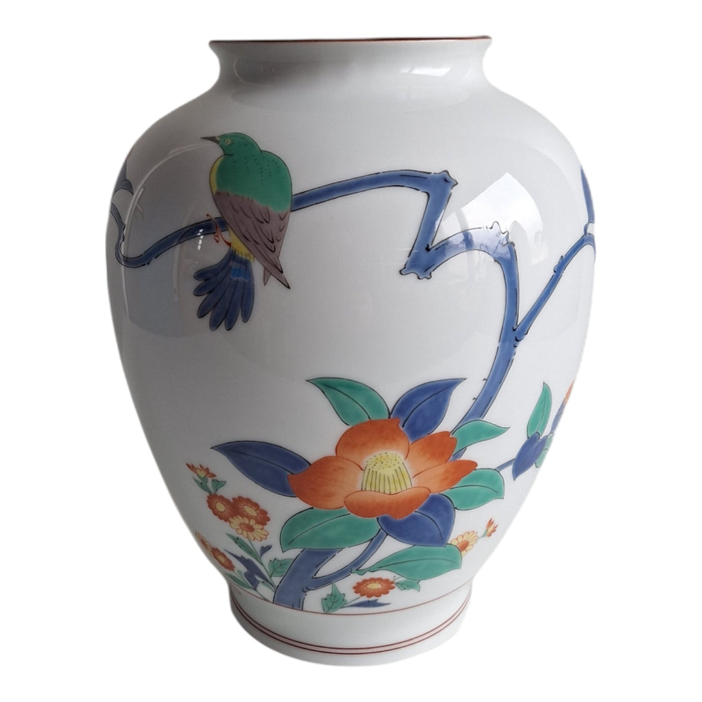 Koransha Sakaida Kakiemon Vase – Hand-Painted, Signed, Japan 1982