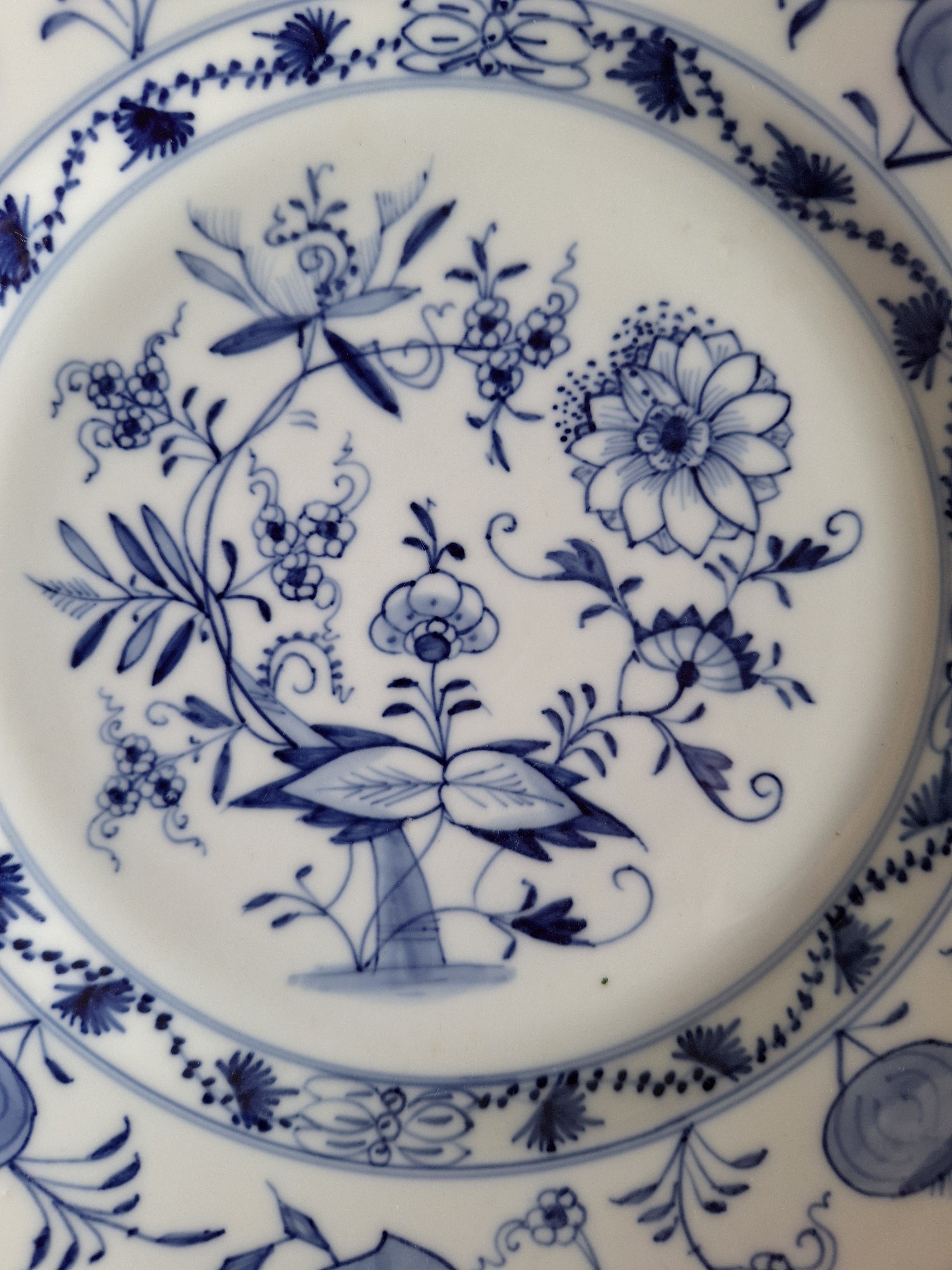 Louis Regout Mosa Teller | Zwiebelmuster Dekor | Maastrichter Porzellan | Ø 21,7 cm