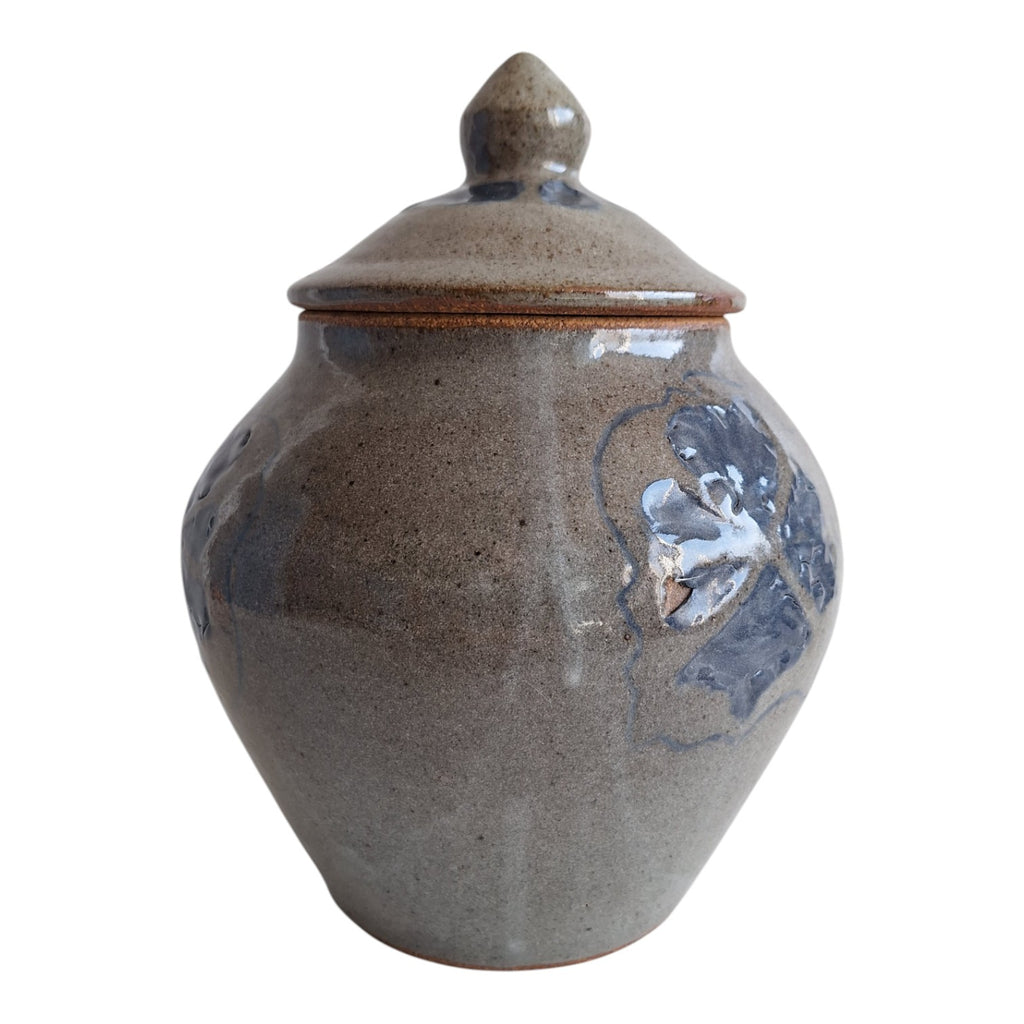 Steingut Deckelgefäß | Signiert Alida Cornelia Spence (ACS) | Blumenmotiv | 23 cm