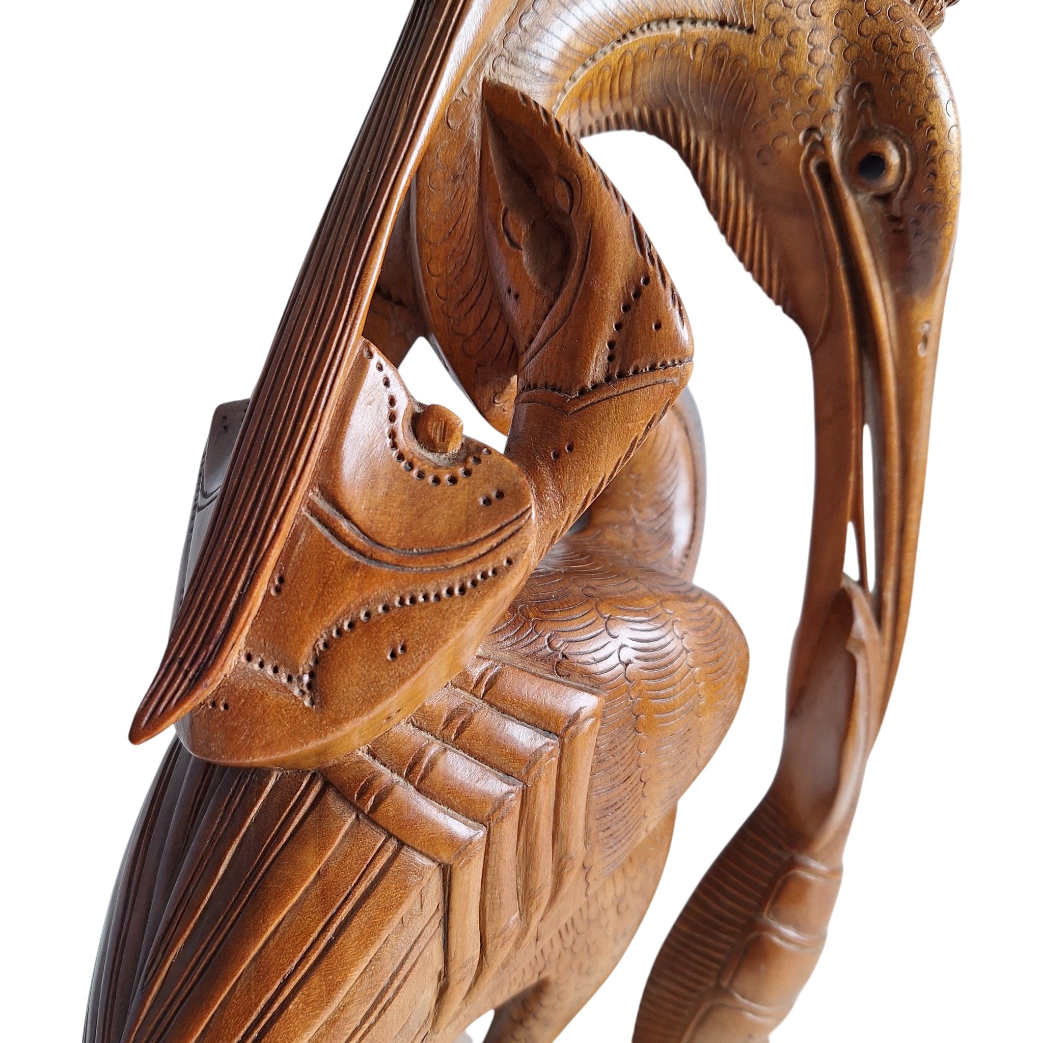 Reiher mit Garnele und Krabbe – Handgeschnitzte Holzstatue (36,5 cm)