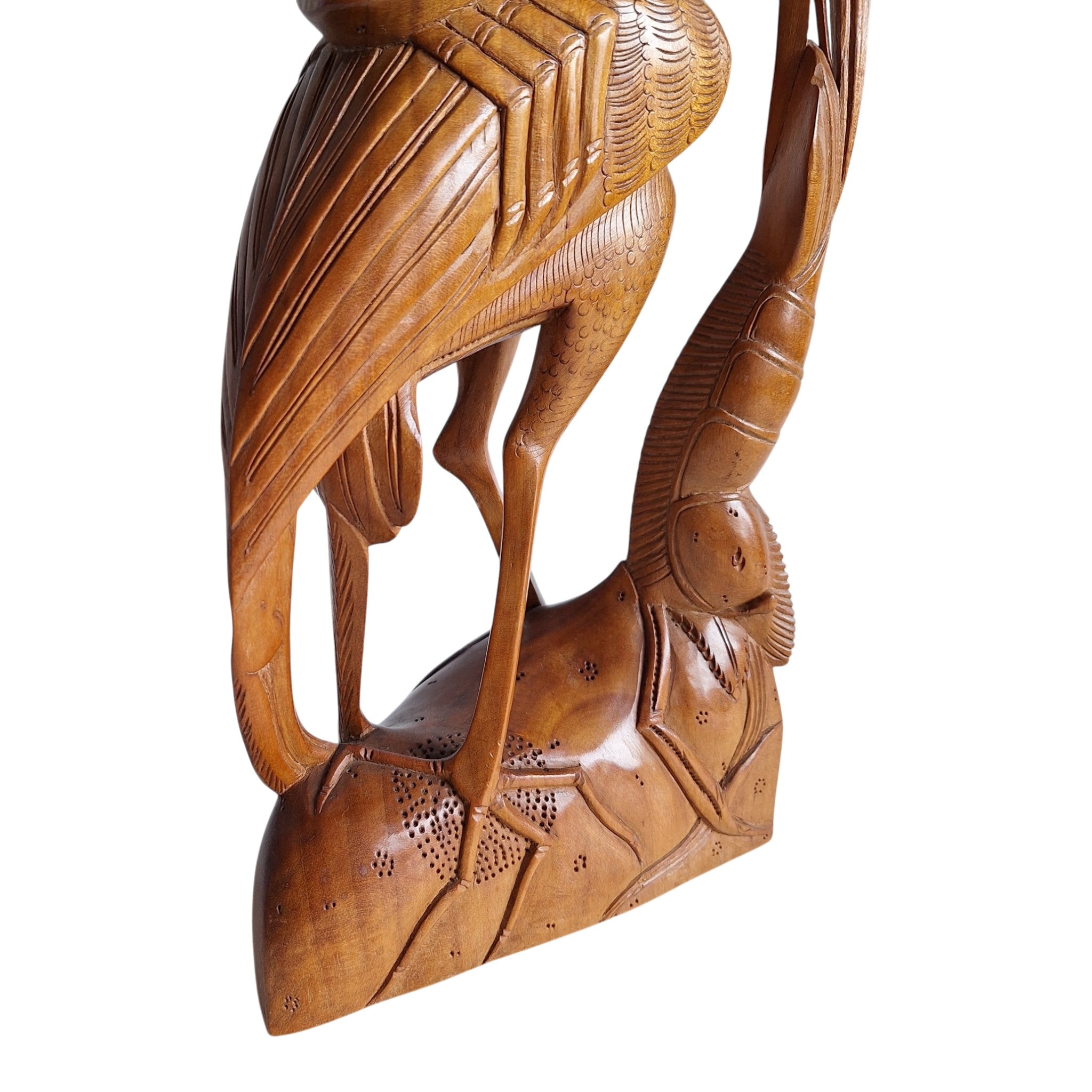 Reiher mit Garnele und Krabbe – Handgeschnitzte Holzstatue (36,5 cm)
