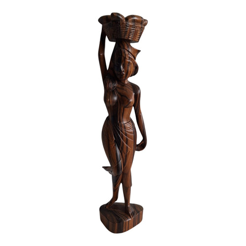 Balinesische Frau mit Obstkorb auf dem Kopf – handgeschnitzte Holzfigur (40,5 cm)