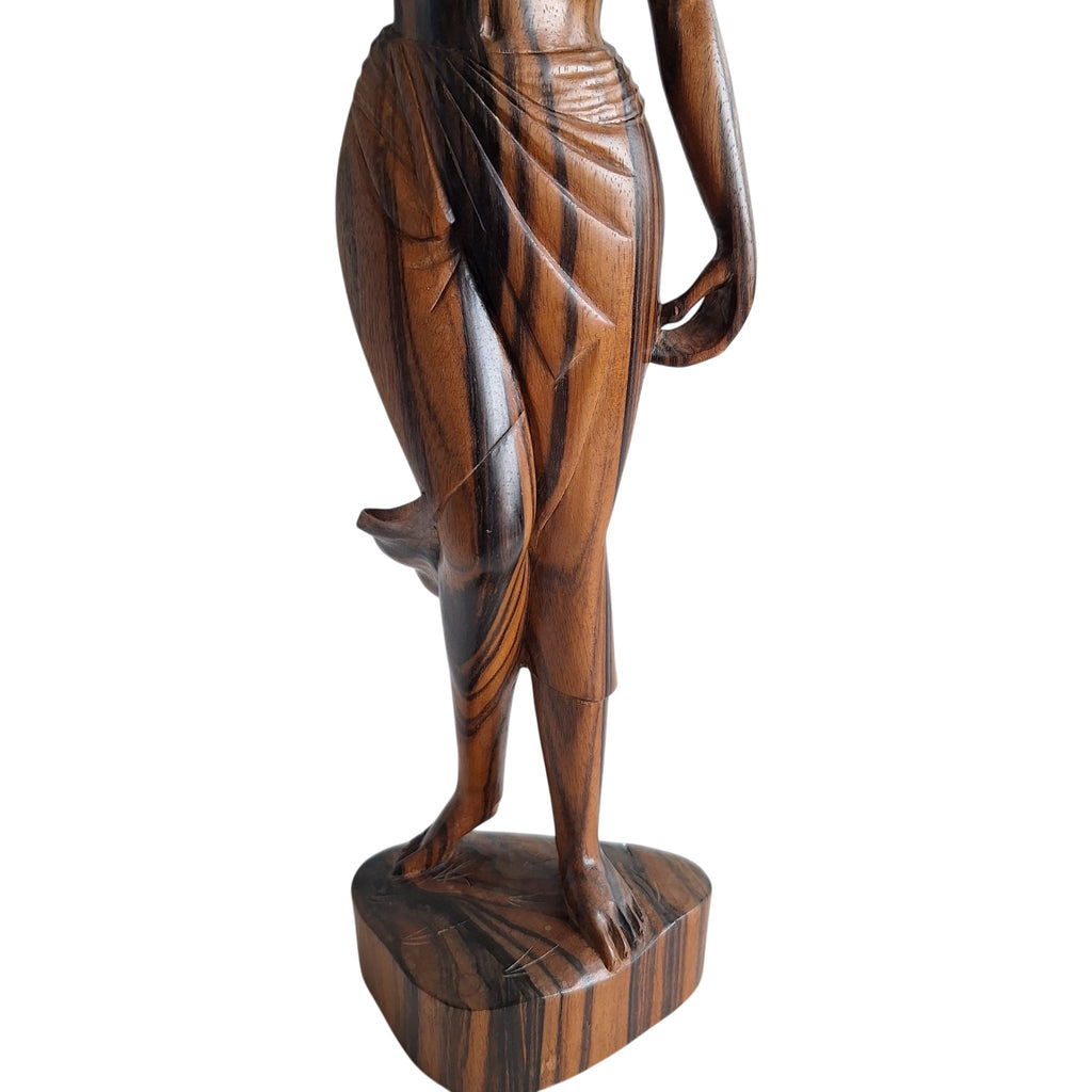 Balinesische Frau mit Obstkorb auf dem Kopf – handgeschnitzte Holzfigur (40,5 cm)