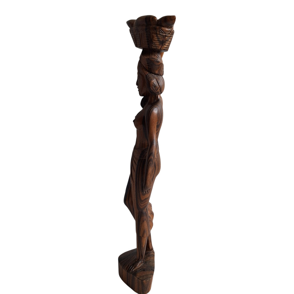 Balinesische Frau mit Obstkorb auf dem Kopf – handgeschnitzte Holzfigur (40,5 cm)