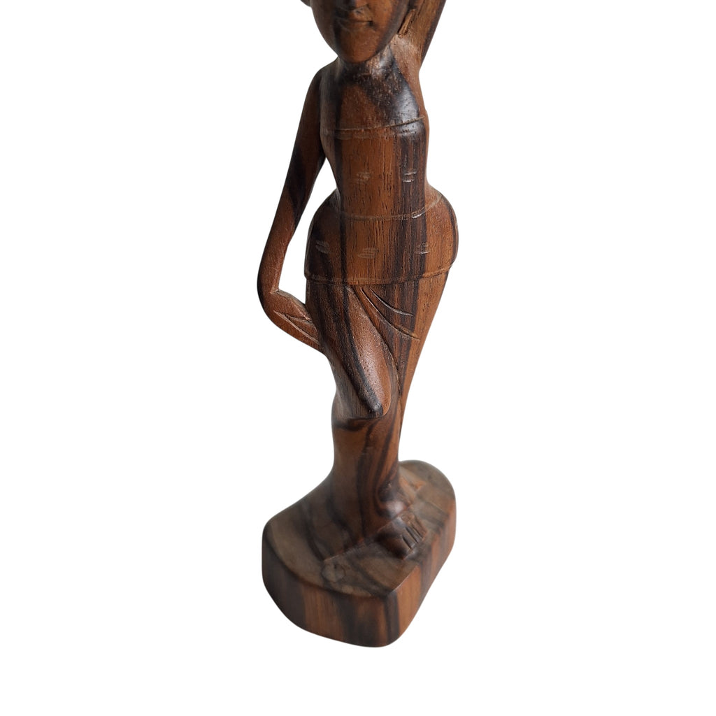 Balinesische Holzfigur Frau mit Korb auf dem Kopf – handgeschnitzt, 21 cm