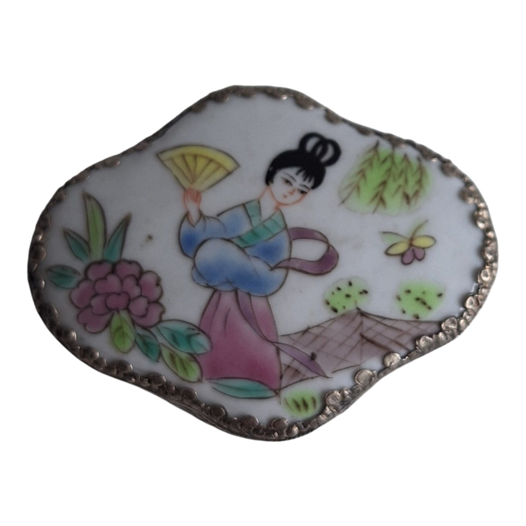 Versilberte Dose mit handbemalter Geisha auf Porzellan