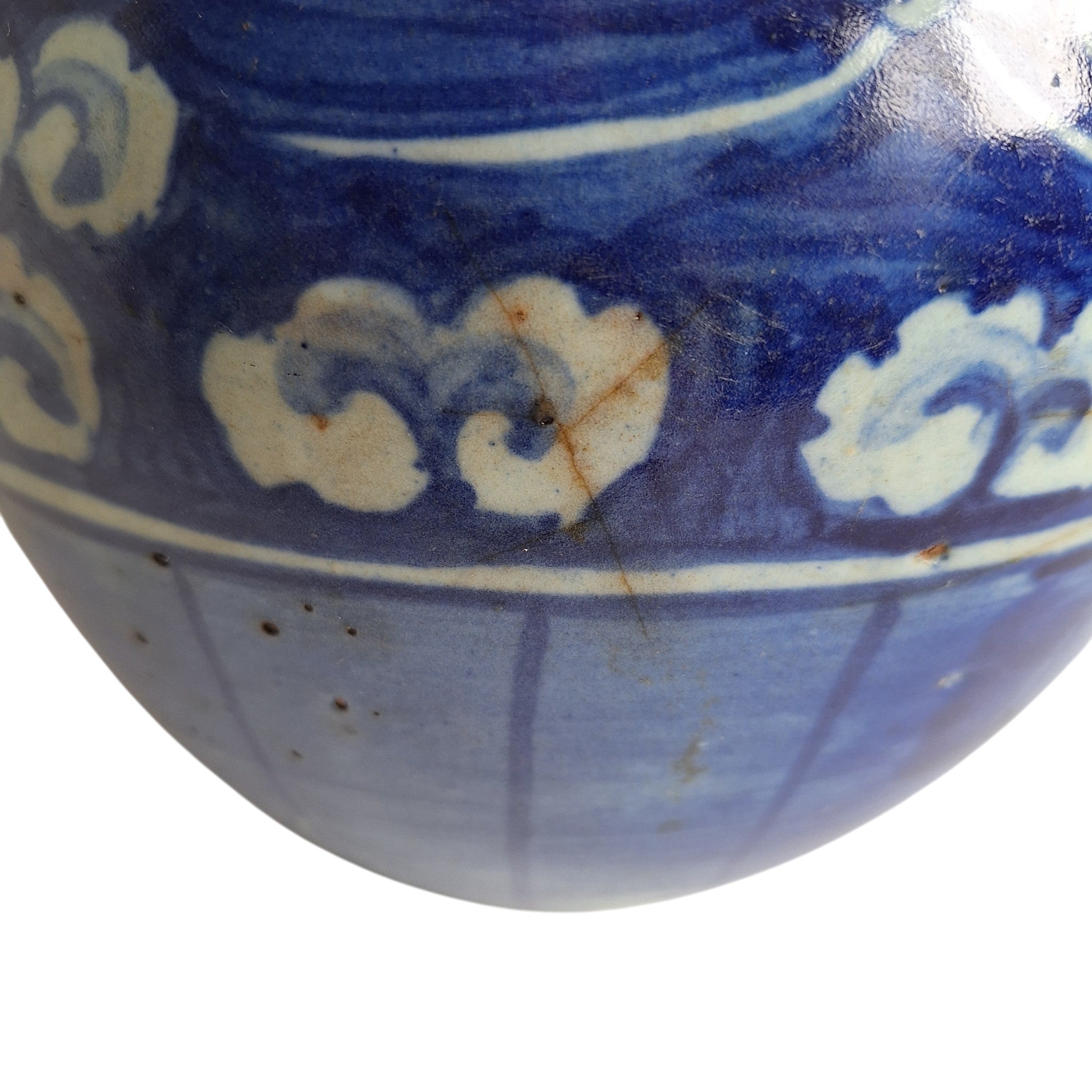 Chinesischer blau-weißer Ingwertopf mit floralen Motiven – Qing-Stil