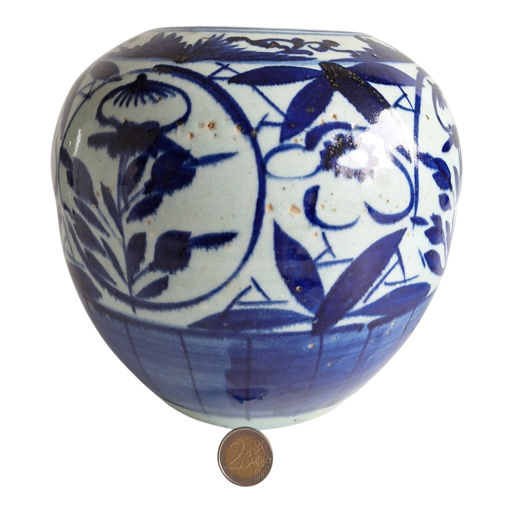 Chinesischer blau-weißer Ingwertopf mit handgemalten Blumenmotiven