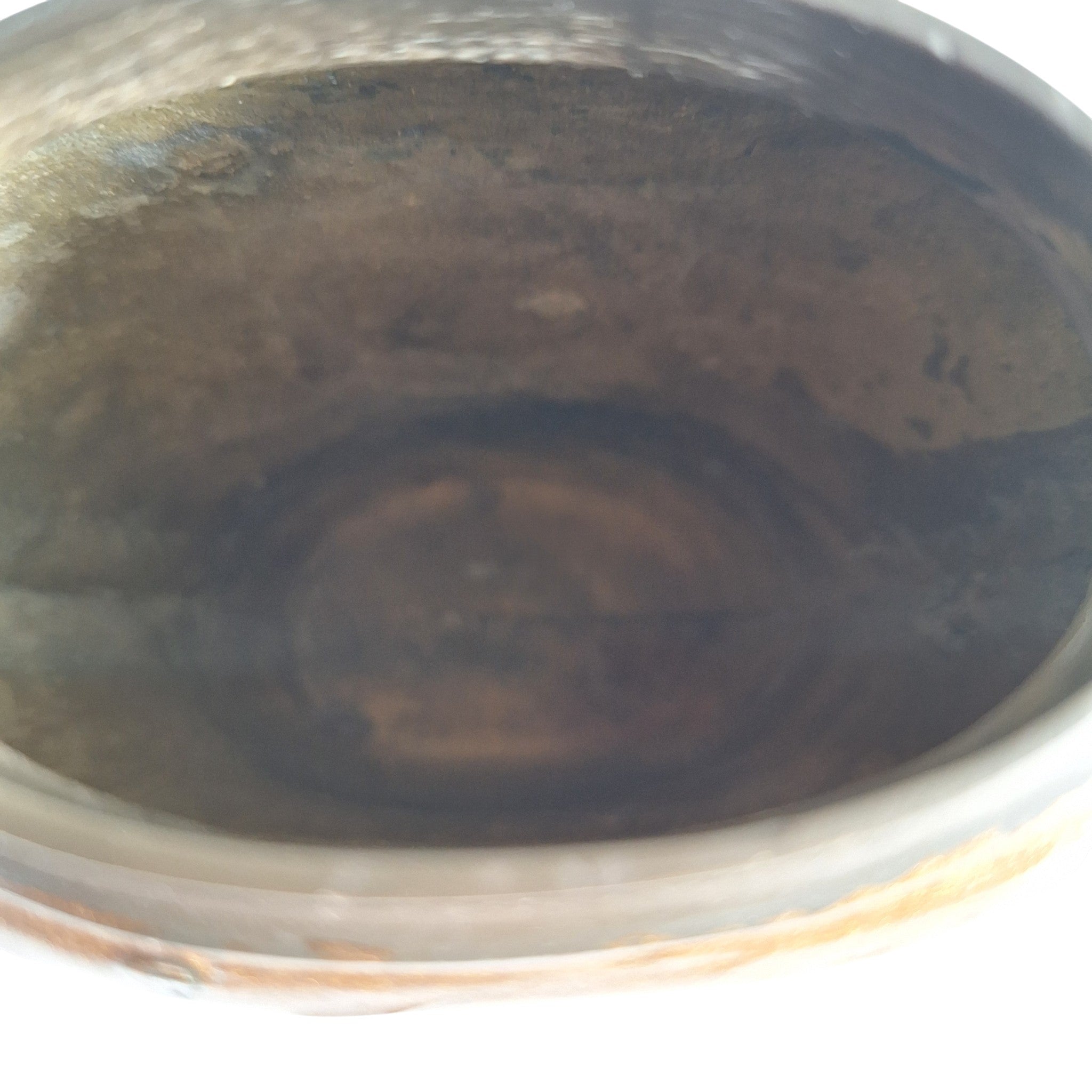 Messingvase mit Email und Vogelmotiv