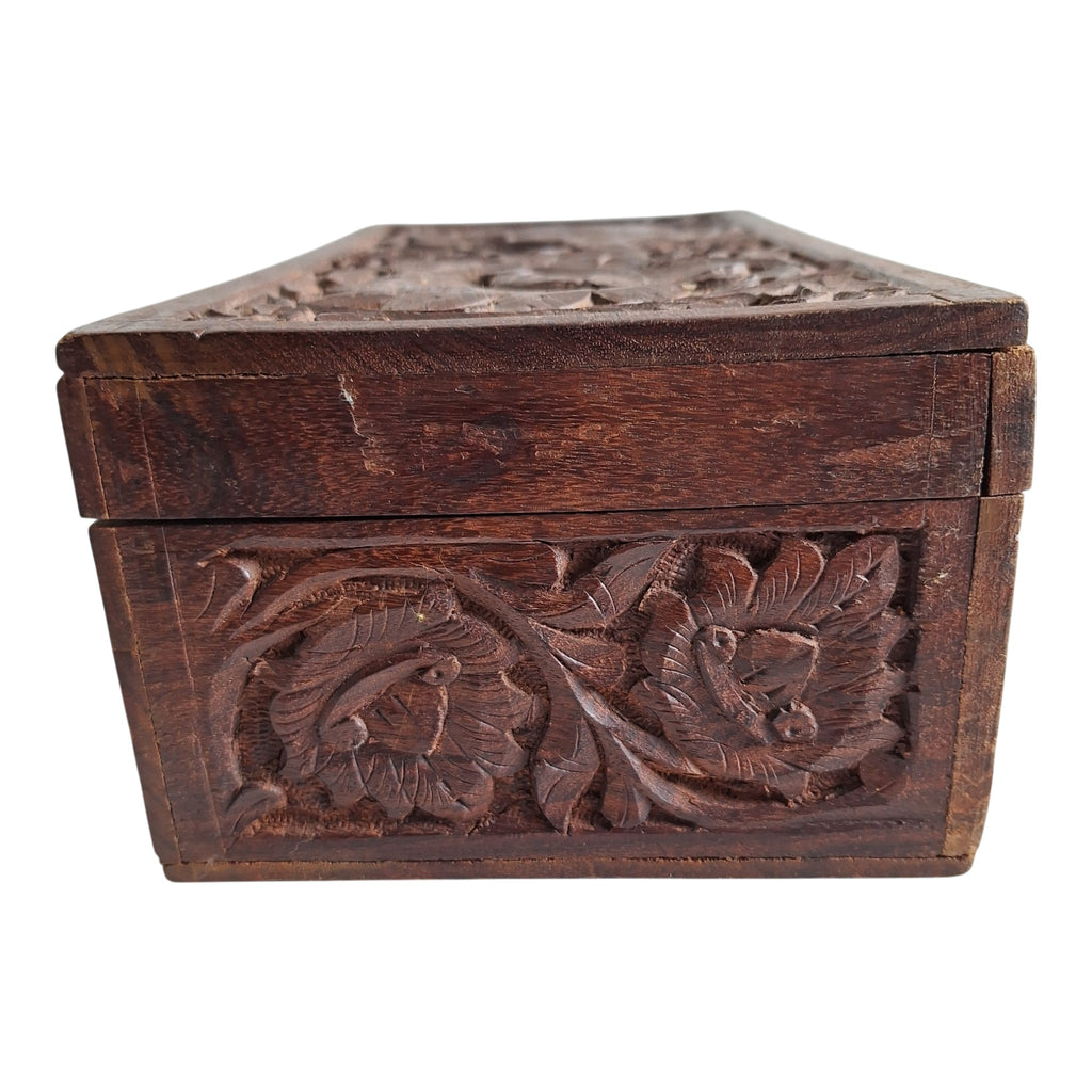 Handgeschnitzte Schmuckschatulle aus Holz Indien mit Blumenmuster