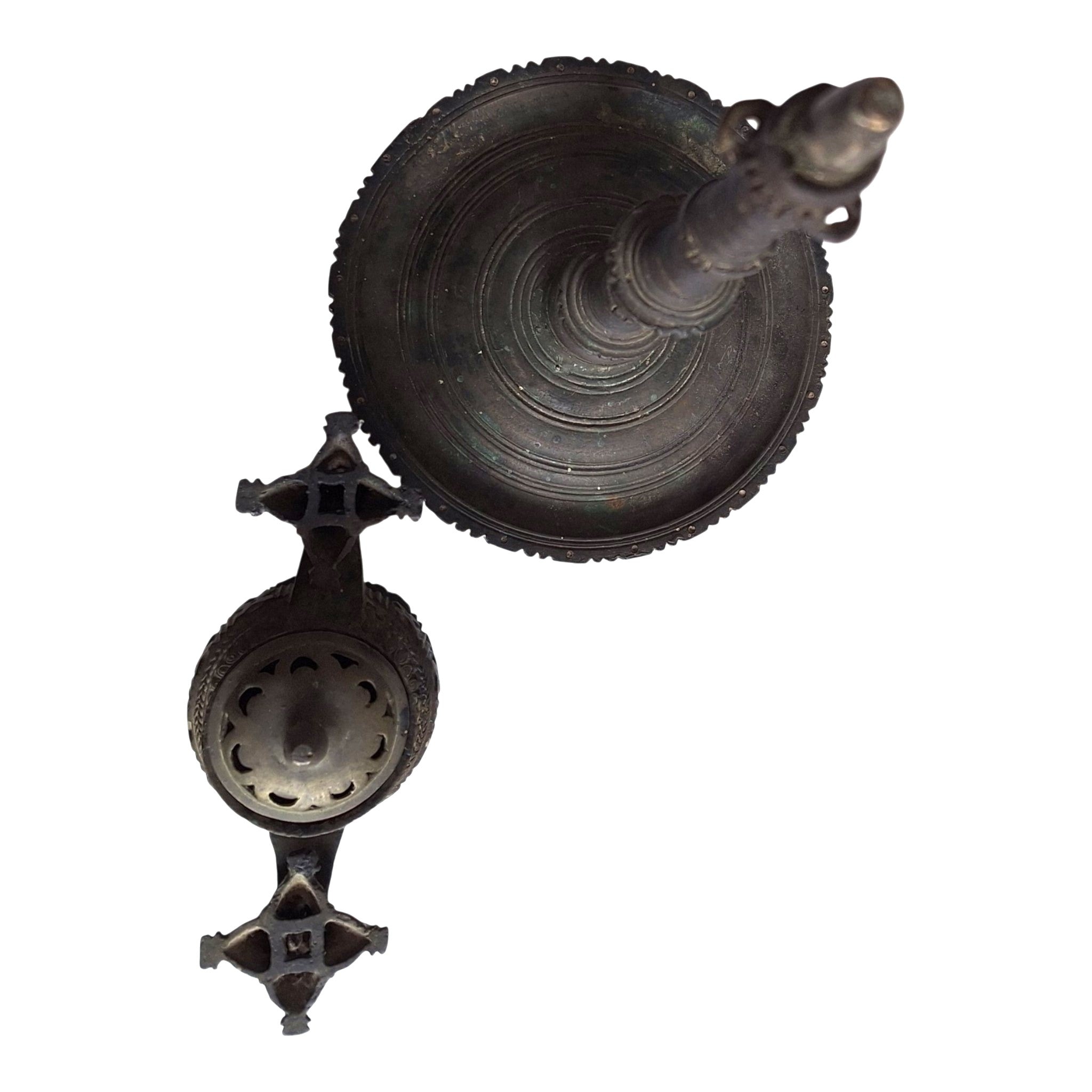 Bronzene Tempelöllampe aus Südostasien mit Tiermotiven