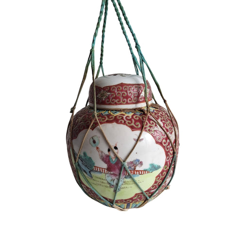 Chinesische Famille Rose Ingwerdose mit Netzmuster und Deckel