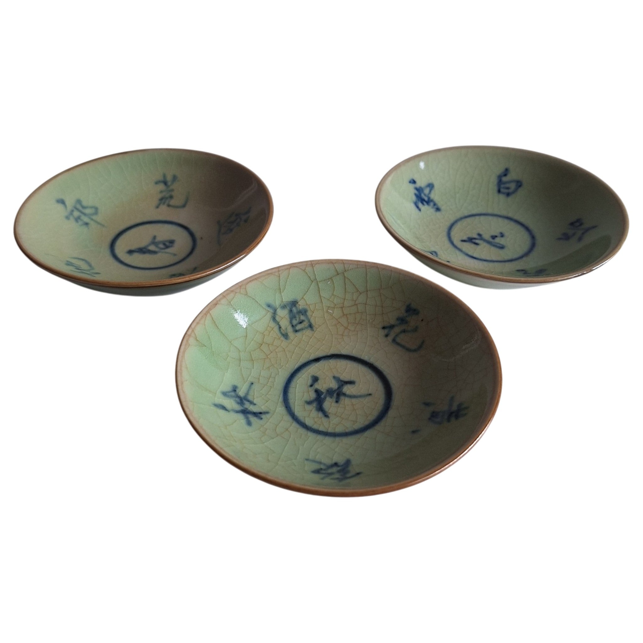 Set van 3 Celadon Schaaltjes – Chinees Porselein met Craquelé Glazuur en Kalligrafie