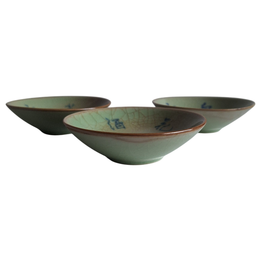 Set van 3 Celadon Schaaltjes – Chinees Porselein met Craquelé Glazuur en Kalligrafie