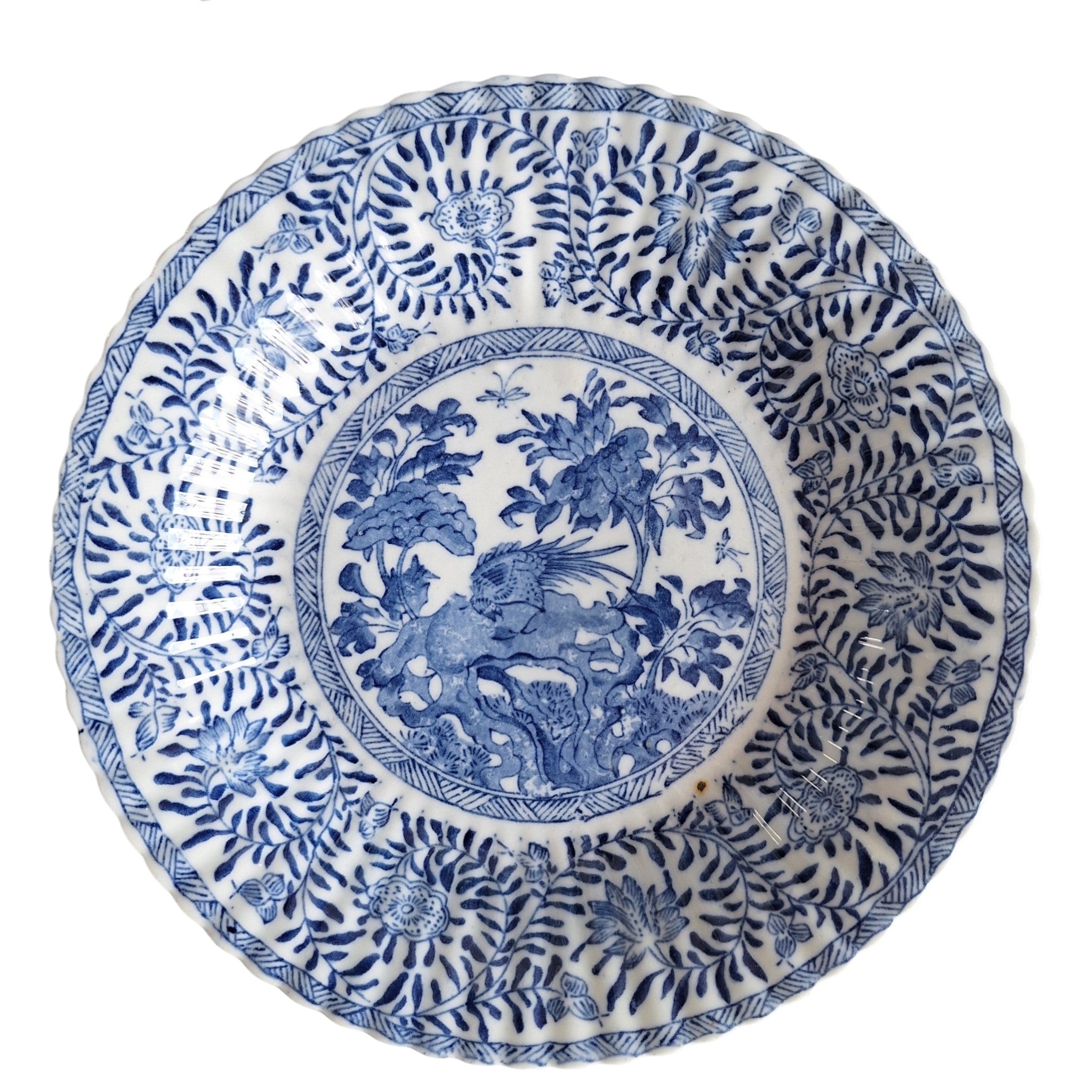 4 Porzellanteller mit Transfer-Chinoiserie-Dekor, rückseitig markiert, 23 cm Durchmesser (1 Teller mit 1 Haarriss)