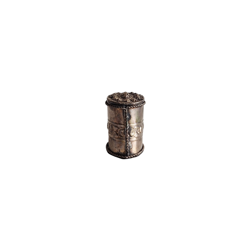 Silver-Plated Pill Box with Embossed Floral Motif – Repoussé Decoration, Antique Patina